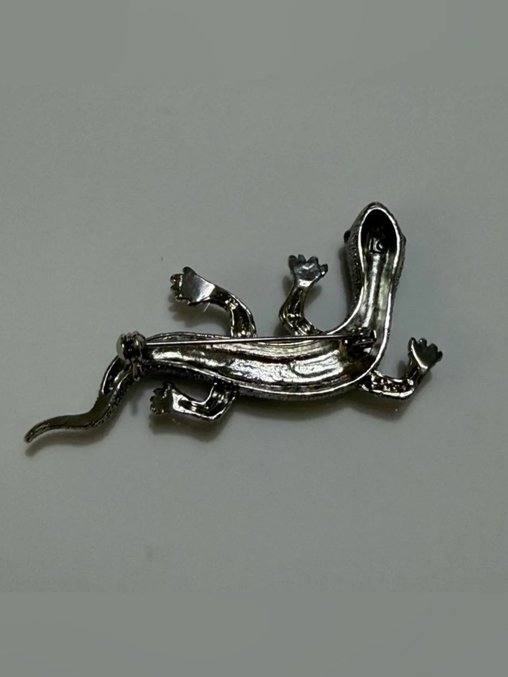Vintage Liz Claiborne Gecko Lizard Gemstone Silver Toned Brooch Pin